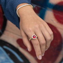 Load image into Gallery viewer, QUDO INTERCHANGEABLE TONDO DELUXE TOP 13MM - LIGHT SIAM RED CRYSTAL - STAINLESS STEEL