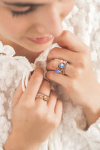 Load image into Gallery viewer, QUDO INTERCHANGEABLE FABERO FLAT TOP 10MM - LIGHT SAPPHIRE SHIMMER CRYSTAL - ROSE GOLD PLATED